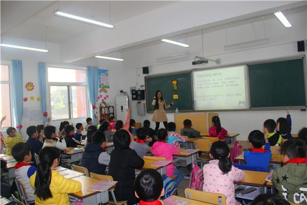 教研员深入课堂关注教师专业成长郑东新区教育信息网