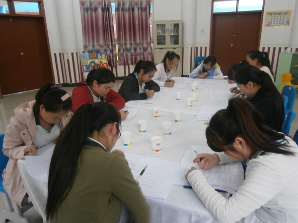 进教师进行测试