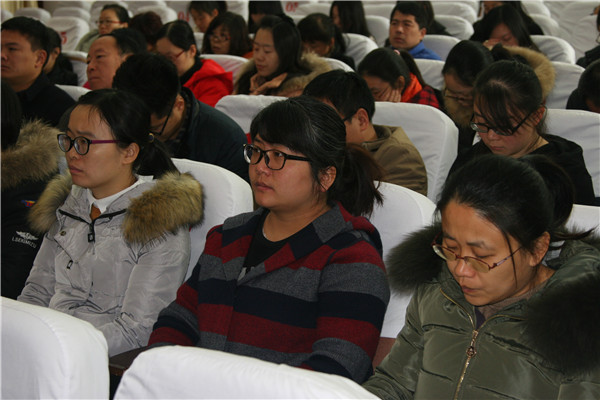 郑州市第八十四中学、郑东新区永平路小学全体党员参加学习