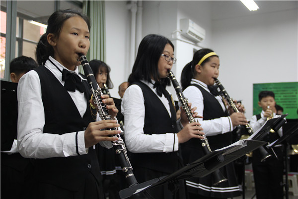 郑东新区外国语学校管弦乐社团