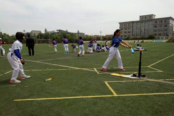 畅和街小学在第五届软式棒垒球锦标赛上获得佳绩