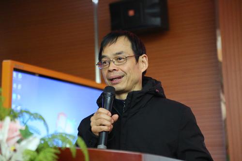 河南财政金融学院学前教育学院院长王洪成发表热情洋溢的讲话