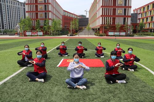 3ef4031ba7a64128f8d277f5f069c2c