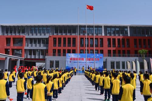 永昌小学运动会开幕式升国旗