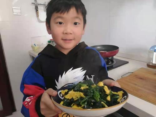 郑东新区康平小学三年级的“多彩周末 挑战味蕾” 主题活动
