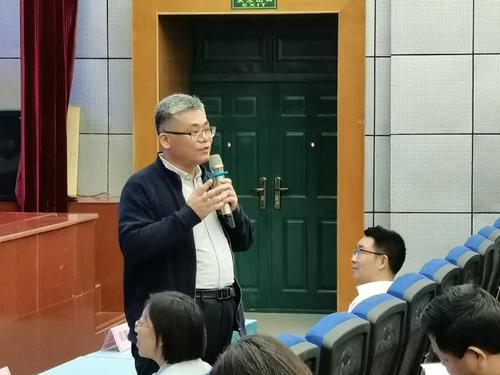 3郑东新区基础教育教学研究室党支部书记郭文祥讲话