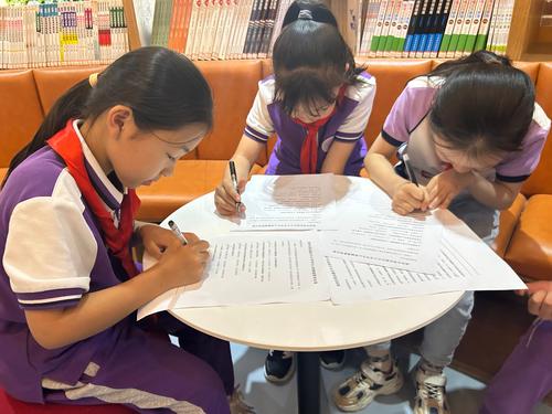 龙翼小学学生参与调查问卷和访谈