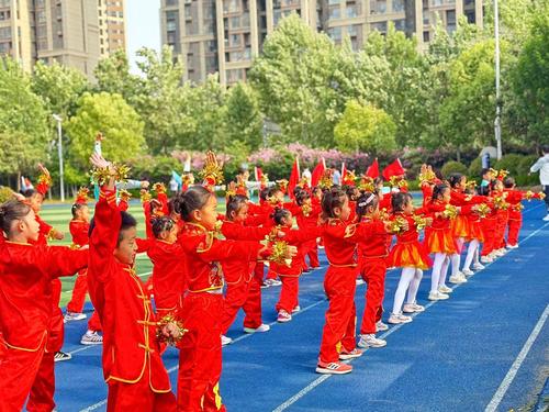 整齐划一的武术操表演