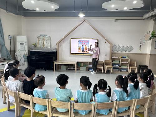 教师讲红色故事