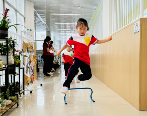 中班幼儿助跑跨跳测评运动能力