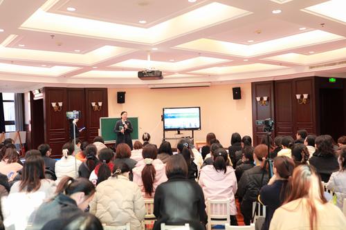 1.郑东新区2025年度幼儿园教学展示活动顺利举行