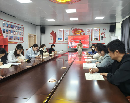 2片区负责人李旭霞老师对本次教研活动进行总结